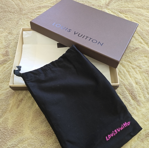 Like New Louis Vuitton Scarf Shawl - Picture 2 of 7